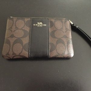 COACH Leather Corner Zip Wristlet in Black/Brown